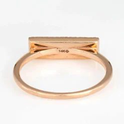 Bague en or rose 14 carats avec opale et diamant East West
