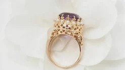 Bague en or rose, améthyste et perles fines