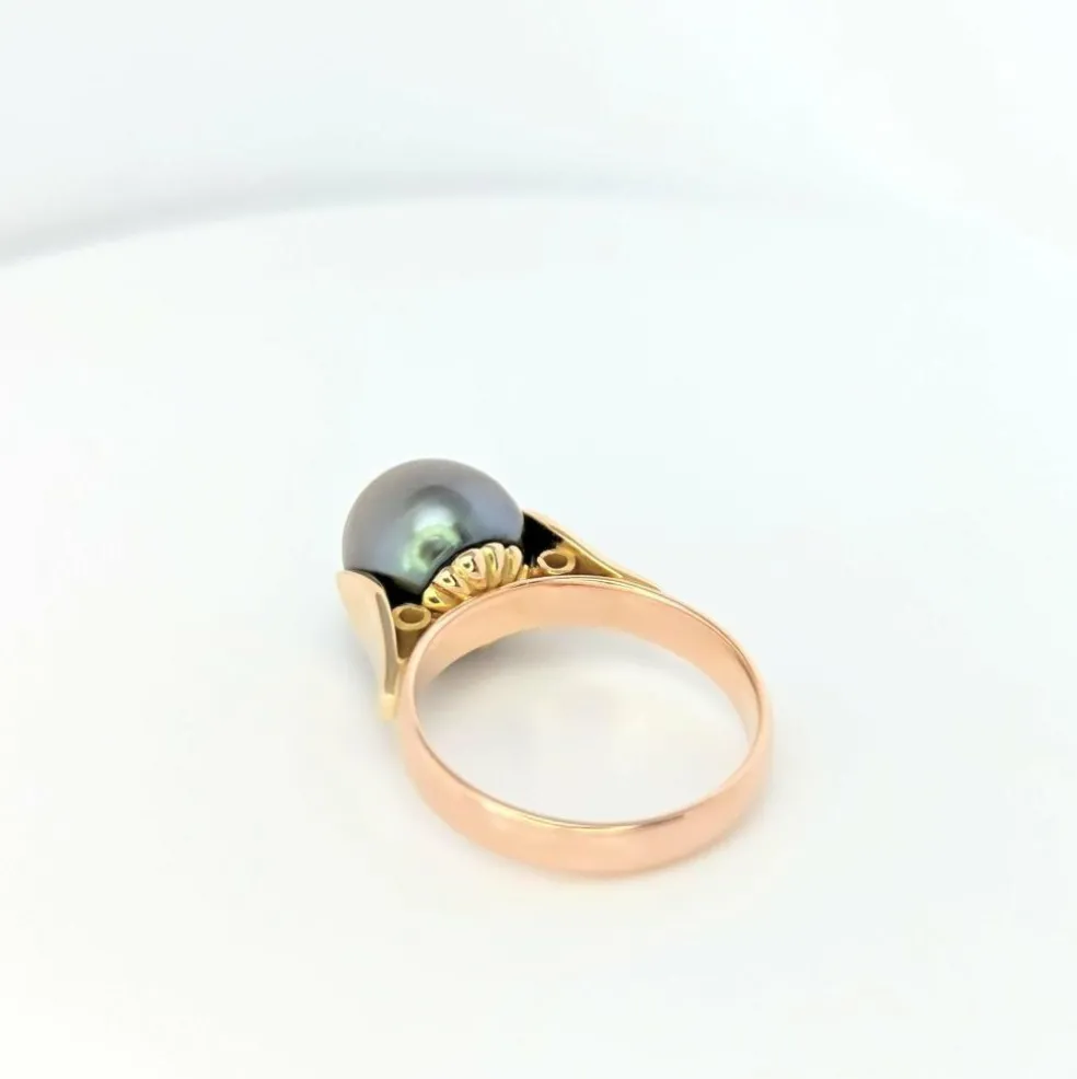 Bague en or rose et perle grise