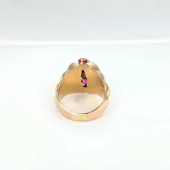 Bague en or rose et pierres roses