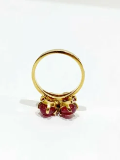 Bague en or, rubis et diamants