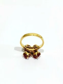 Bague en or, rubis et diamants