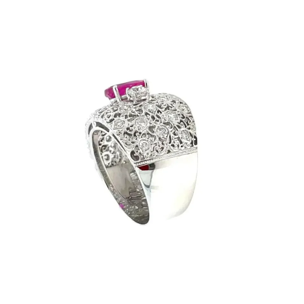 Bague en or vintage certifiée sans chaleur avec diamants et rubis de Birmanie gravés