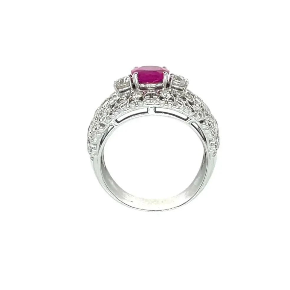 Bague en or vintage certifiée sans chaleur avec diamants et rubis de Birmanie gravés