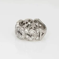 Bague en platine à demi-bande de diamants