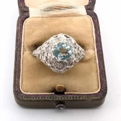 Bague en platine avec aigue-marine et diamants