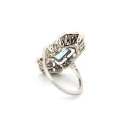 Bague en platine avec aigue-marine et diamants