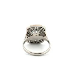 Bague en platine avec aigue-marine centrale et diamants environnants