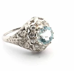 Bague en platine avec aigue-marine et diamants