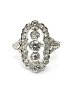 Bague en platine avec diamants