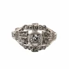 Bague en platine avec diamant central et diamants environnants