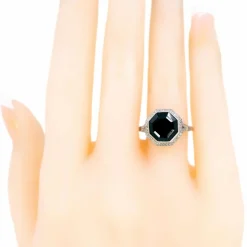 Bague en platine avec diamants et onyx