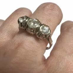 Bague en platine avec diamants