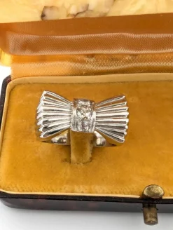 Bague en platine avec diamants