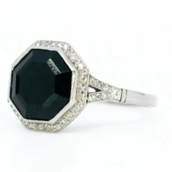 Bague en platine avec diamants et onyx