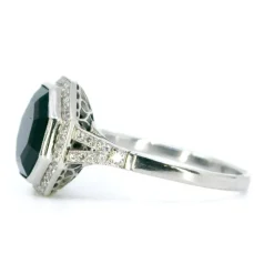 Bague en platine avec diamants et onyx