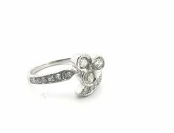 Bague en platine avec diamants