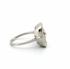 Bague en platine avec diamant central et diamants latéraux