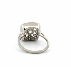Bague en platine avec diamant central et diamants latéraux