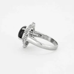 Bague en platine avec doublet saphir et petits diamants