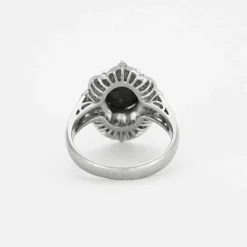 Bague en platine avec doublet saphir et petits diamants