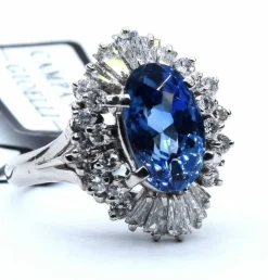 Bague en platine avec saphir et diamants
