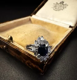 Bague en platine avec saphir et diamants