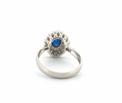 Bague en platine avec saphir central et diamants