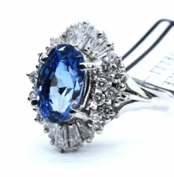 Bague en platine avec saphir et diamants