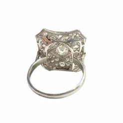 Bague en platine de style Art Déco avec diamants