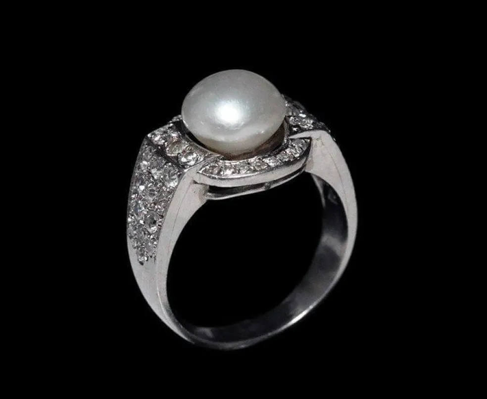 Bague en platine, diamants et perle fine Art Déco