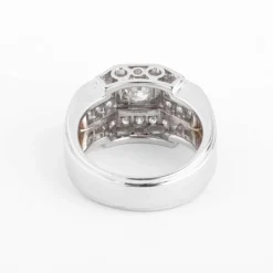 Bague en platine et diamants à gradins