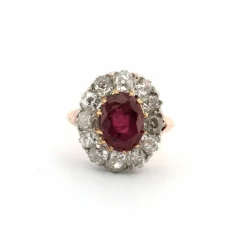 Bague en platine et or avec rubis et diamants