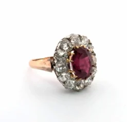 Bague en platine et or avec rubis et diamants