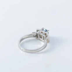 Bague en platine et saphir