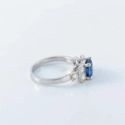 Bague en platine et saphir