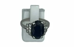 Bague en platine, saphir, diamant