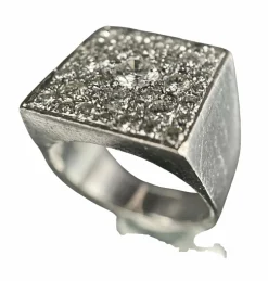 Bague en platine style chevalière
