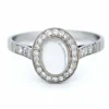 Bague entourage diamants pierre de lune platine