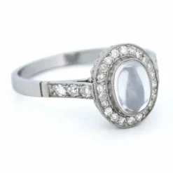 Bague entourage diamants pierre de lune platine