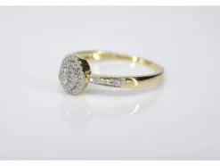 Bague entourage en or avec diamants