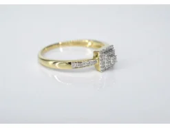 Bague entourage en or avec diamants