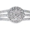 Bague entourage en or blanc avec diamants