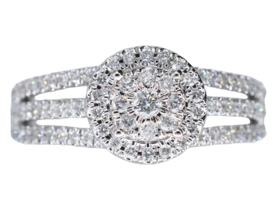 Bague entourage en or blanc avec diamants