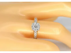 Bague entourage en or jaune avec diamants