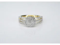 Bague entourage en or jaune avec diamants