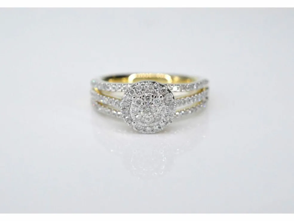 Bague entourage en or jaune avec diamants