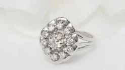 Bague entourage or blanc diamants