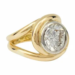 Bague entrelacée deux tons d'or, diamant 2,78 carats.