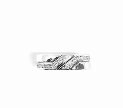 Bague entrelacée en or blanc, et diamants